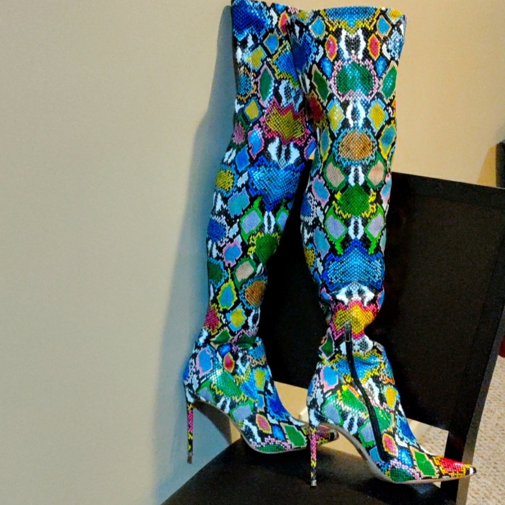Steve Madden multi color snake print boot, size 9.5